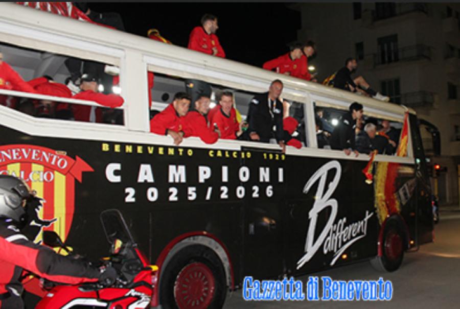 BENEVENTO CALCIO PULLMAN SCOPERTO